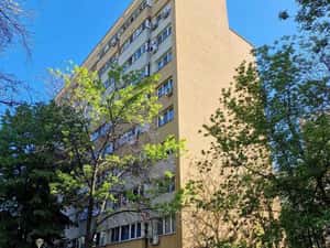 Apartament 2 camere 52 metri loc parcare boxa metrou renovat total — miniatura 2