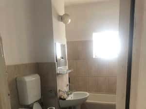 De vanzare apartament cu 3 camere comfort 1 decomandat — miniatura 3