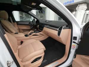 Porsche Cayenne Hibrid 462 cp - 61.210 km — miniatura 2