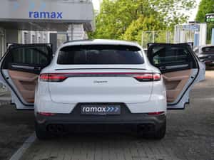 Porsche Cayenne Hibrid 462 cp - 61.210 km — miniatura 7