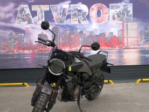 Motocicleta Husqvarna Svartpilen 125 '24 SH — miniatura 7