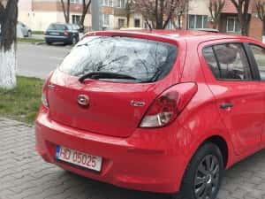 Hyundai i20 an 2013 motor 1.2 benzina euro 5 — miniatura 4