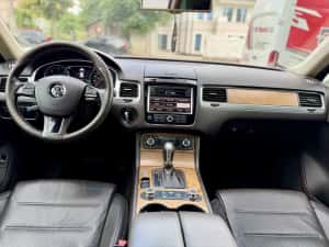 • Volkswagen Touareg 2012 / Extra full / Perne • Dynaudio / Parc Auto • RATE • Garantie • — miniatura 8