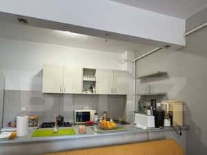 Apartament cu 2 camere, 50mp, decomandat, terasa 18mp, zona Porii — miniatura 5
