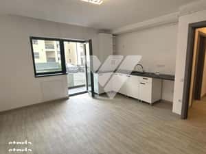 Apartament 2 camere la parter loc de parcare geam la baie — miniatura 3
