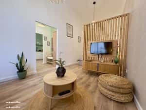 Apartament ultrafinisat, clădire monument istoric – Central — miniatura 2
