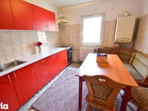 Apartament spațios 3 camere 2 băi 76 mp si pivniță  zona Turnișor — miniatura 4