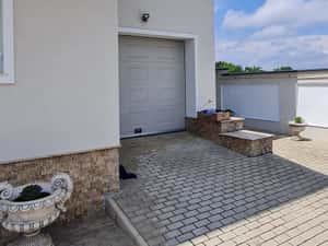 Vand schimb casa P+M zona Zavoi