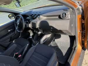 Dacia Duster 1.3 benzina 130 cp CLIMATRONIK Navi Camera 360 — miniatura 5