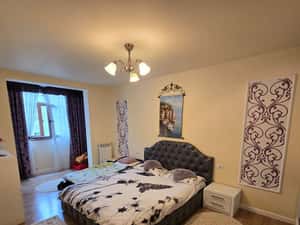 Vând apartament cu 4 camere ultracentral