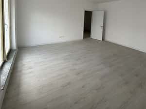 3 CAMERE/ACTE GATA/ 8 MINUTE METROU TECLU — miniatura 4