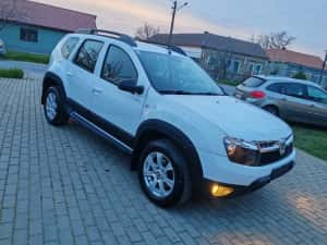 Dacia Duster 4×4-An 2012 Motor 1.5 Diesel 6 trepte Euro 5! — miniatura 3