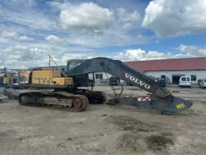 Dezmembrez excavator pe senile Volvo EC240 CL- piese de schimb Volvo
