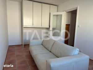 Apartament semidecomandat 2 camere etaj 3 zona Garii Fagaras — miniatura 4