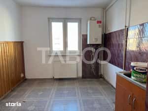 Apartament semidecomandat 2 camere etaj 3 zona Garii Fagaras — miniatura 6