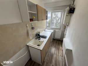 Apartament 2 camere zona Casa de Cultura cu Centrala — miniatura 6