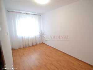 Inchiriere apartament 3 camere decomandat etajul 1 ,Florilor
