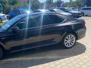 Skoda Superb 2.0 TDI 4x4 Laurin & Klement – Sedan Premium — miniatura 4