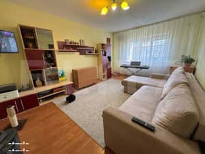 Apartament 3 camere, 70 mp, zona Nicolina — miniatura 2