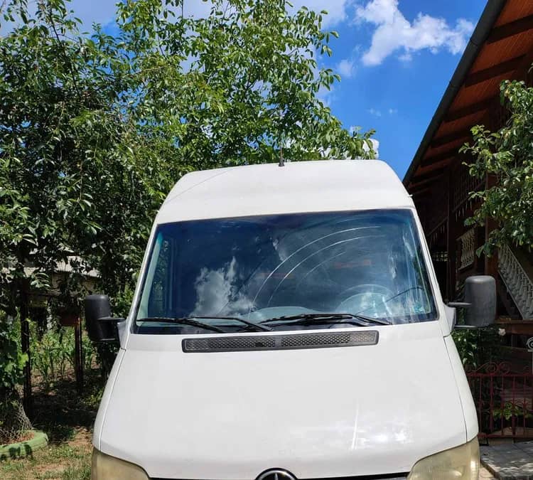 Vindem AUTOUTILITARA MERCEDES SPRINTER 211CDI3550, anul 2000 — fotografie 1 din 10