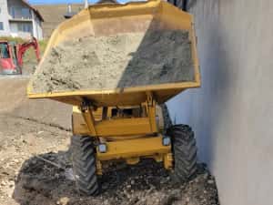 Inchiriez mini excavator buldoexcavator dumper bascula cilindru — miniatura 6