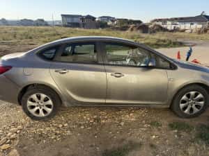 Opel astra J  2017 — miniatura 6