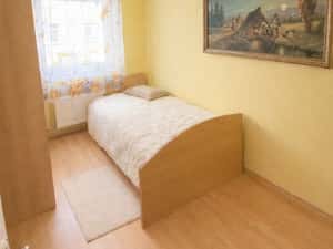 Apartament 3 camere, decomandat, etaj 1/4, mobilat, utilat, zona Astra — miniatura 4