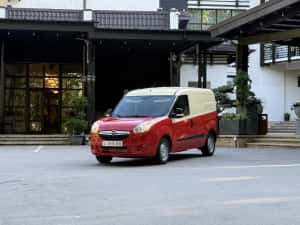Opel Combo 1.3 Disel Caddy 2019 Clima Navi CarPlay senzori de parcare carlig remorcare Euro 6 130.000 km