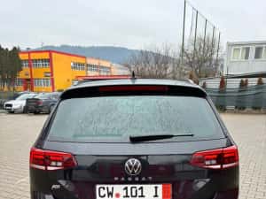 Volkswagen Passat 2022 — miniatura 3