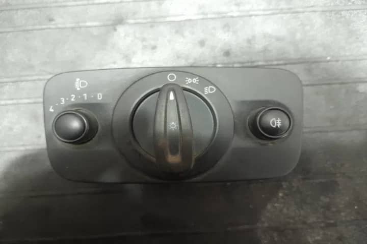 Comutator faruri AV6T 13A024 GA AV6T 13A024 GA Ford C-Max a 2-a gener — fotografie 1 din 10