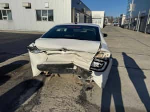 Skoda Rapid avariata — miniatura 7