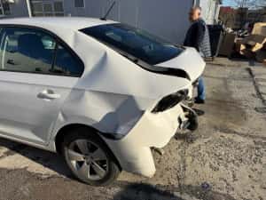 Skoda Rapid avariata — miniatura 8