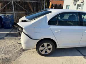 Skoda Rapid avariata — miniatura 9