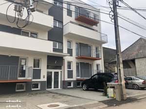 Inchiriez apartament