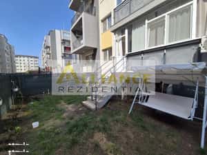 Apartament 2 camere + curte proprie  metrou Berceni 5min