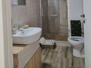 Inchiriez garsoniera zona Izvor
