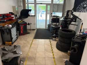 Afacere la cheie Vulcanizare Auto + Garaj Bucurestii Noi — miniatura 4