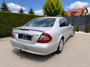 Mercedes-Benz E Mercedes-Benz E220 CDI Automatik 176.000 km — miniatura 3