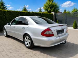 Mercedes-Benz E Mercedes-Benz E220 CDI Automatik 176.000 km — miniatura 4