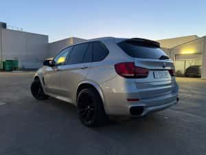 BMW X5 xDrive50i — miniatura 3