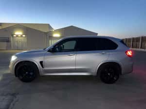 BMW X5 xDrive50i — miniatura 5
