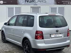 Volkswagen Touran Highline 2.0 TDI DSG | RATE/TRANSPORT/NUMERE ROȘII — miniatura 3