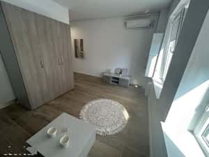 Garsoniera open space, cocheta, etaj 3, balcon, AC, mentenanta inclusa — miniatura 1