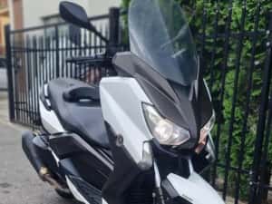 Vand Yamaha X Max 400 ABS 2015 in stare perfecta de functionare.