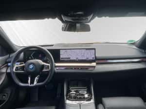 BMW 550 Berlină Hibrid Plug-in 2024 — miniatura 7