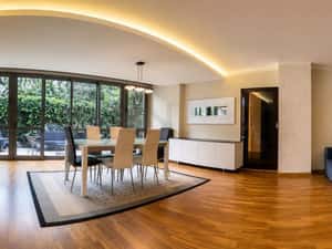 Apartament 5 camere cu gradina privata