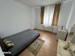 INCHIRIEZ apartament 3 camere ,zona Vasile Aaron — miniatura 6