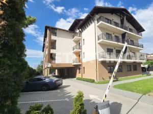 Apartament 3 camere zona Coresi cu parcare — miniatura 8