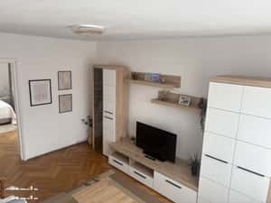 Ap. 2 camere renovat recent | Balcon cu panoramă spre Munții Făgăraș — miniatura 2