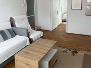 Ap. 2 camere renovat recent | Balcon cu panoramă spre Munții Făgăraș — miniatura 4